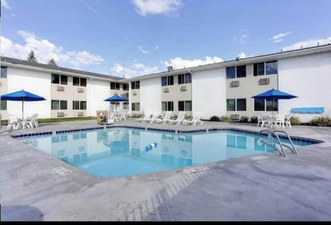 איידהו פאלס Hilltop Hotel מראה חיצוני תמונה